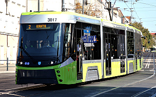 Motorniczy i dyspozytor reanimowali pasażerkę tramwaju. Odebrali listy gratulacyjne